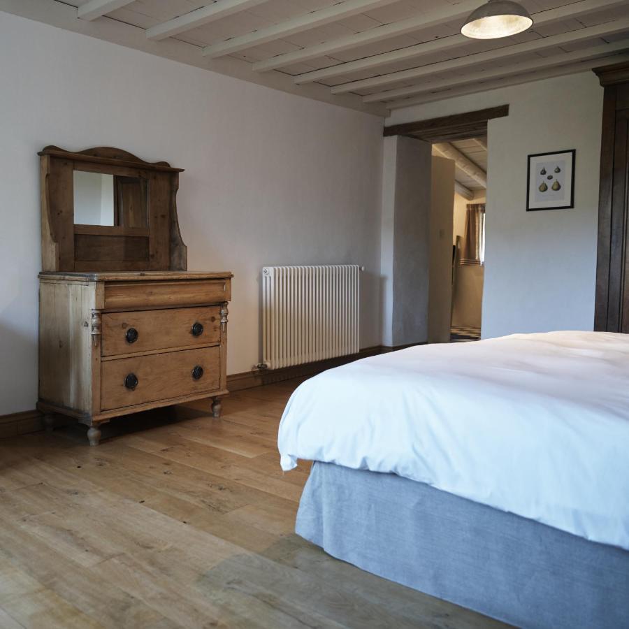 La Cour Du Marronnier Hotel Pont-de-Barret Luaran gambar
