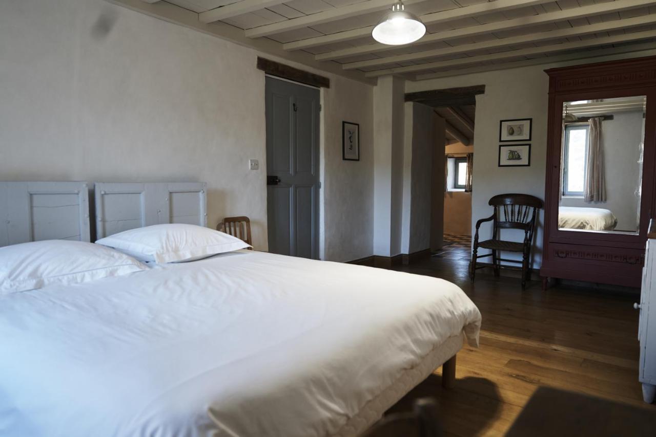 La Cour Du Marronnier Hotel Pont-de-Barret Luaran gambar